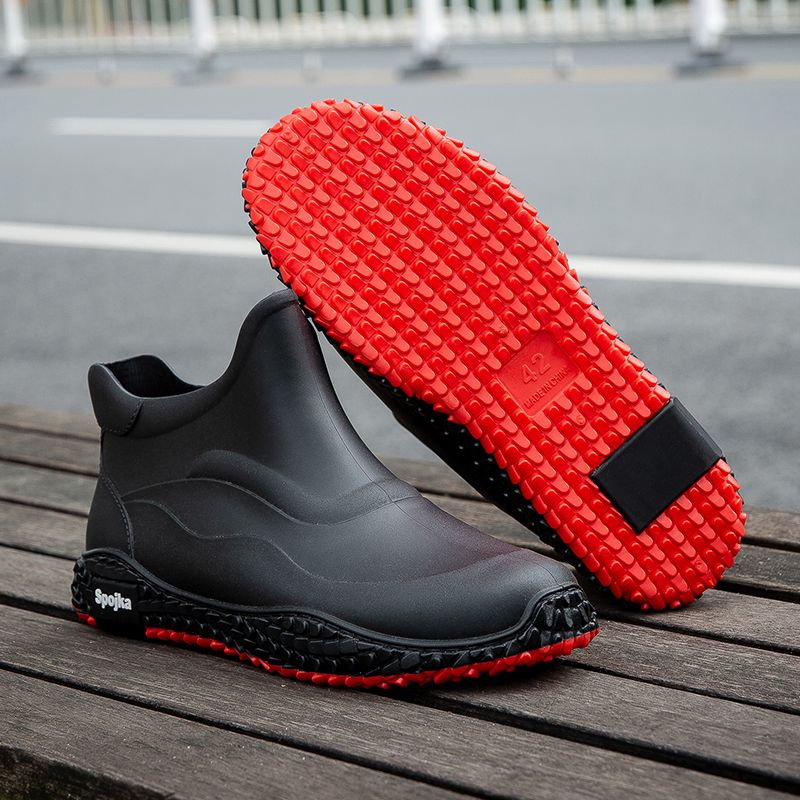 Men Shoes Offer - รองเท้าบูทกันฝนแบบสั้นสไตล์เกาหลีสำหรับผู้ชาย ลายตัวอักษร พลาสติก กันน้ำ สำหรับวันฝนตก ตกปลา